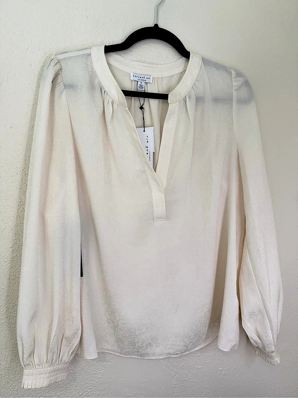 Current Air Long Sleeve Blouse in Cream Size medium NWT